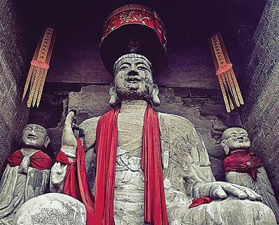 大佛寺石刻启动修缮 明年6月完工  有着独特城市风貌的重庆市南岸区也
